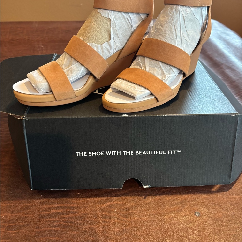 NIB-Naturalizer Brown Wedge Sandals for Women - Picture 12 of 16